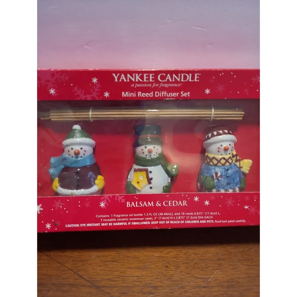 YANKEE CANDLE Balsam & Cedar Snowman mini Reed Diffuser NEW In BOX